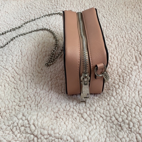 Mini pink Bershka crossbody bag w/ silver chain - Picture 3 of 6